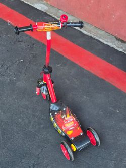 Disney Cars Lightning McQueen Kids Scooter