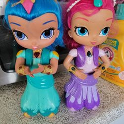 2 Dolls