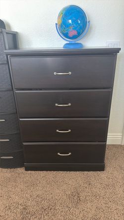 Dark Brown 4-Drawer Chest Dresser