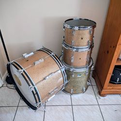 Vintage Ludwig champagne sparkle drum kit