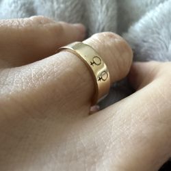 Very Special 14k Solid Gold 2 Female Symbols Friendship Ring