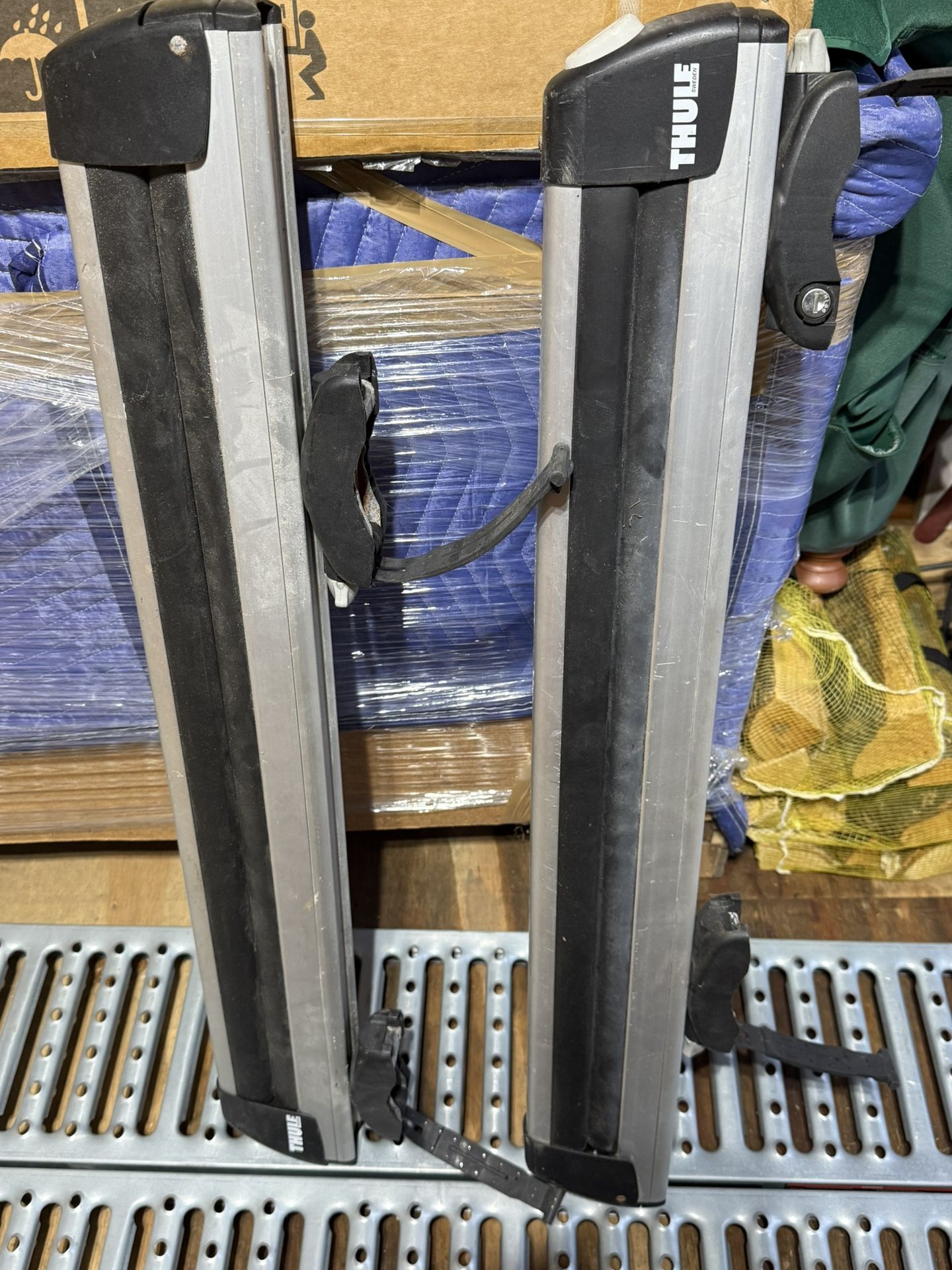 Thule ski/snowboard Roof Rack