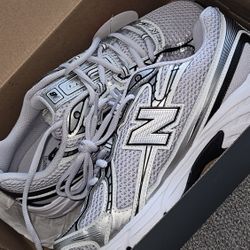 New Balance 740