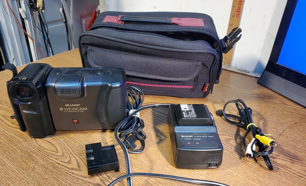 Sharp 8 Viewcam Camcorder VL-E34 Hi-Fi Bundle Working 100%