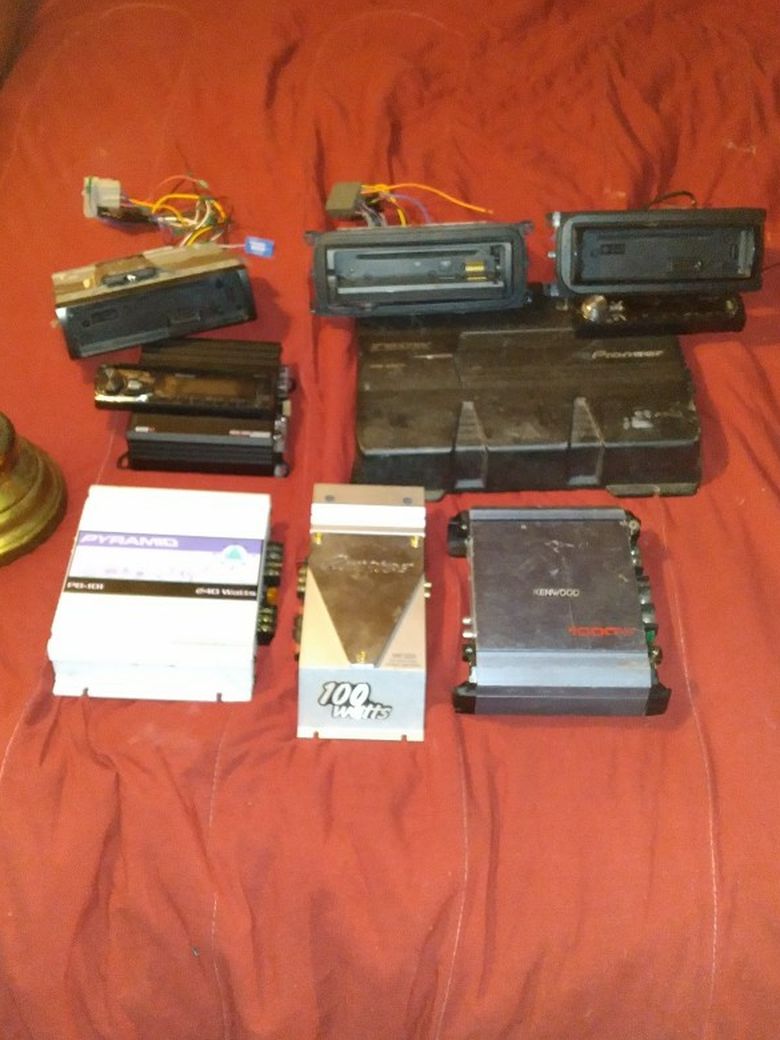 200 Watt Amp 100 Watt Amp 1000 Watt Amp 760 W 600 Watt 1 Sony Radio Face Remover 1 Pioneer Face Remover And Another Pioneer Face Remover