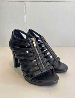 Women’s heels size 7