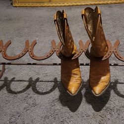 Handmade Horseshoe Boot Rack – Heavy-Duty Rustic Organizer