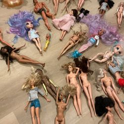 A Lot Of Vintage Barbies, In Good Condition , They’re Each Different