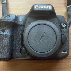 Canon 7D Mark II (Body Only)