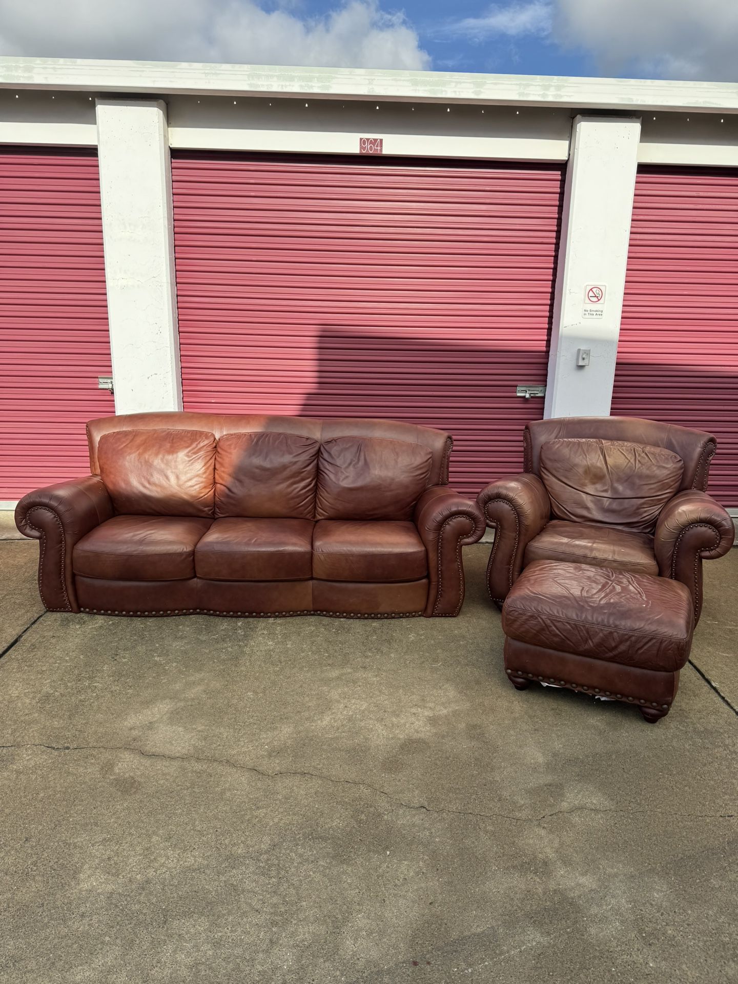 Very Nice Real Leather Couch, Chair And Ottoman
