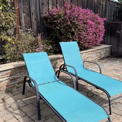 Outdoor lounge chairs