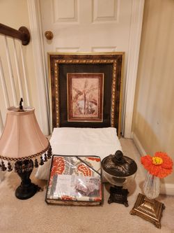 F/Q Blanket Bedding~Comforter+Duvet Cover+Pillow Shams (2)+Pillows (2)+Lamp (1) for a Nightstand/Night Stand/End Table/Desk+Frame Wall Art Work+Vase
