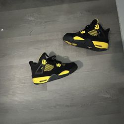 Jordan Retro 4 Thunder 