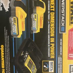 DEWALT 20V Powerstack Battery And Charger Kit