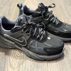 Women’s Nike Gore-Tex Waterproof Sneakers