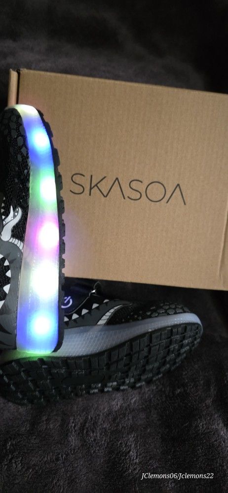 Boy Kids Lightup Shoes Sz 8
