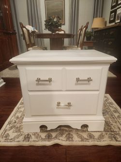 White Wood Nightstand with 2 Drawers