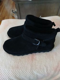 Brand new bear paw short boots size 10