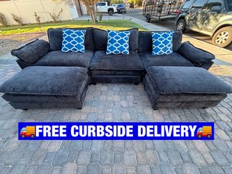 🚚FREE DELIVERY🚚 🖤✨Black Modular Couch w/ two Ottomans✨🖤