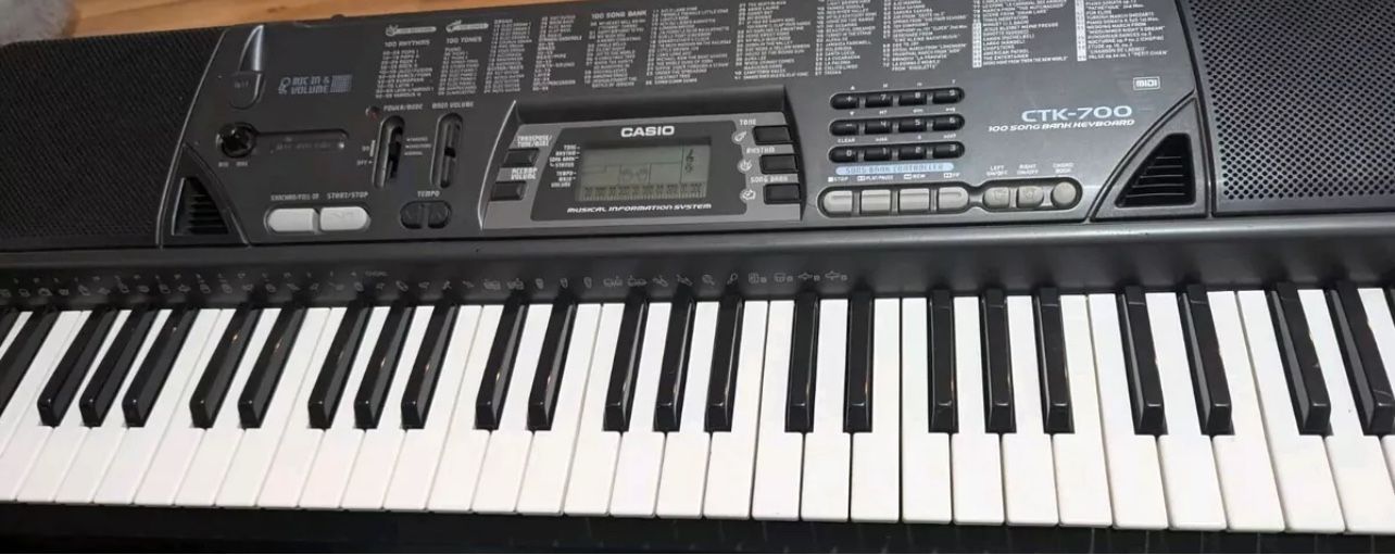 Casio CTK-700 100 SONG BANK KEYBOARD