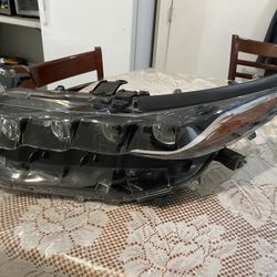 2017-2022 Toyota Prius Prime Left Headlight 