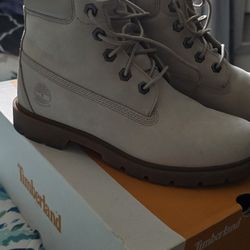 New size 8 $60 dollars 