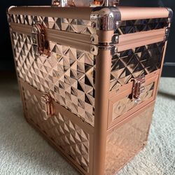 Makeup organizer