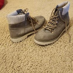 Cliffs - Women Boots - Good Condition