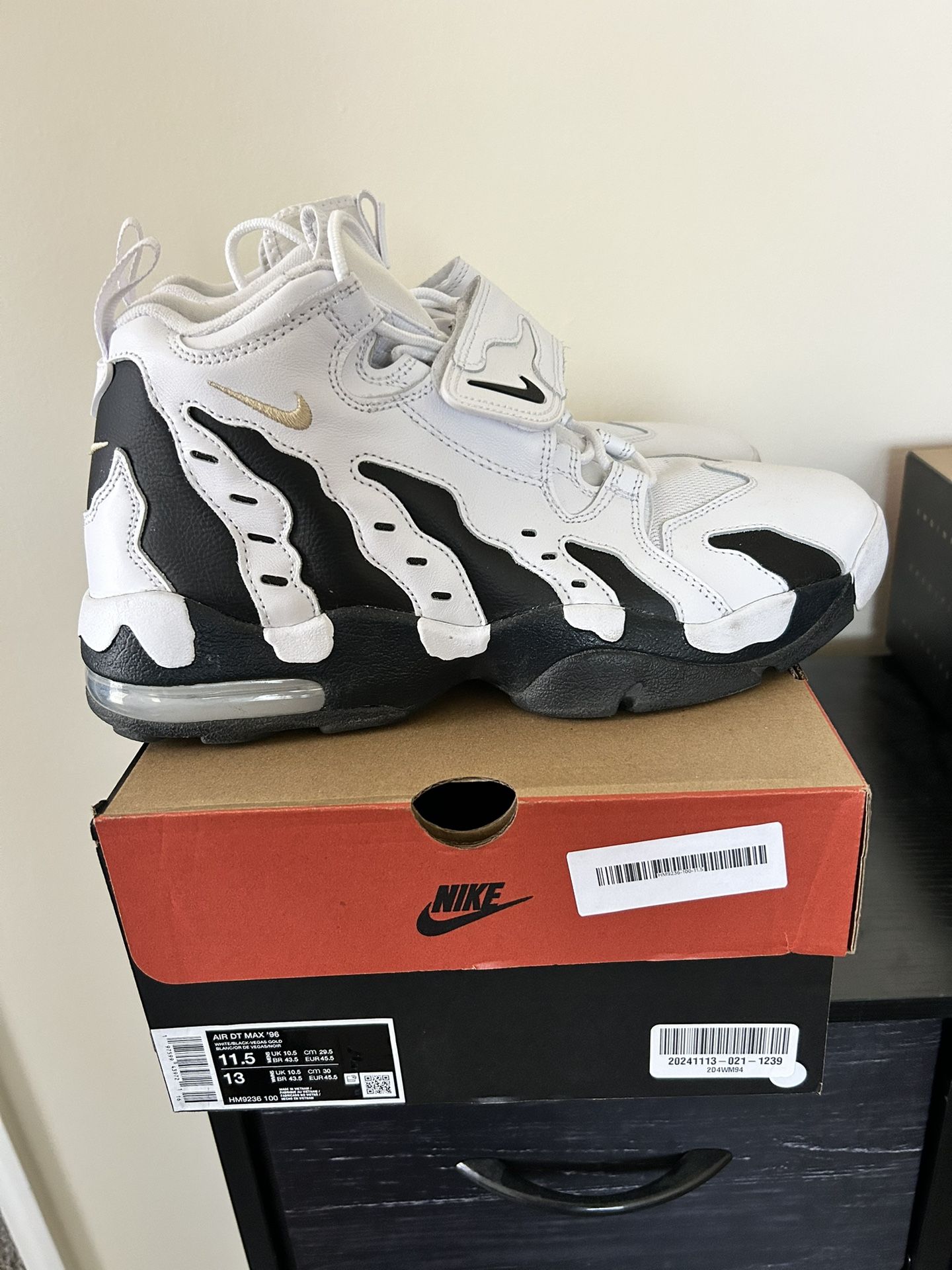 NIKE AIR DT MAX 96 SIZE 11.5 $150