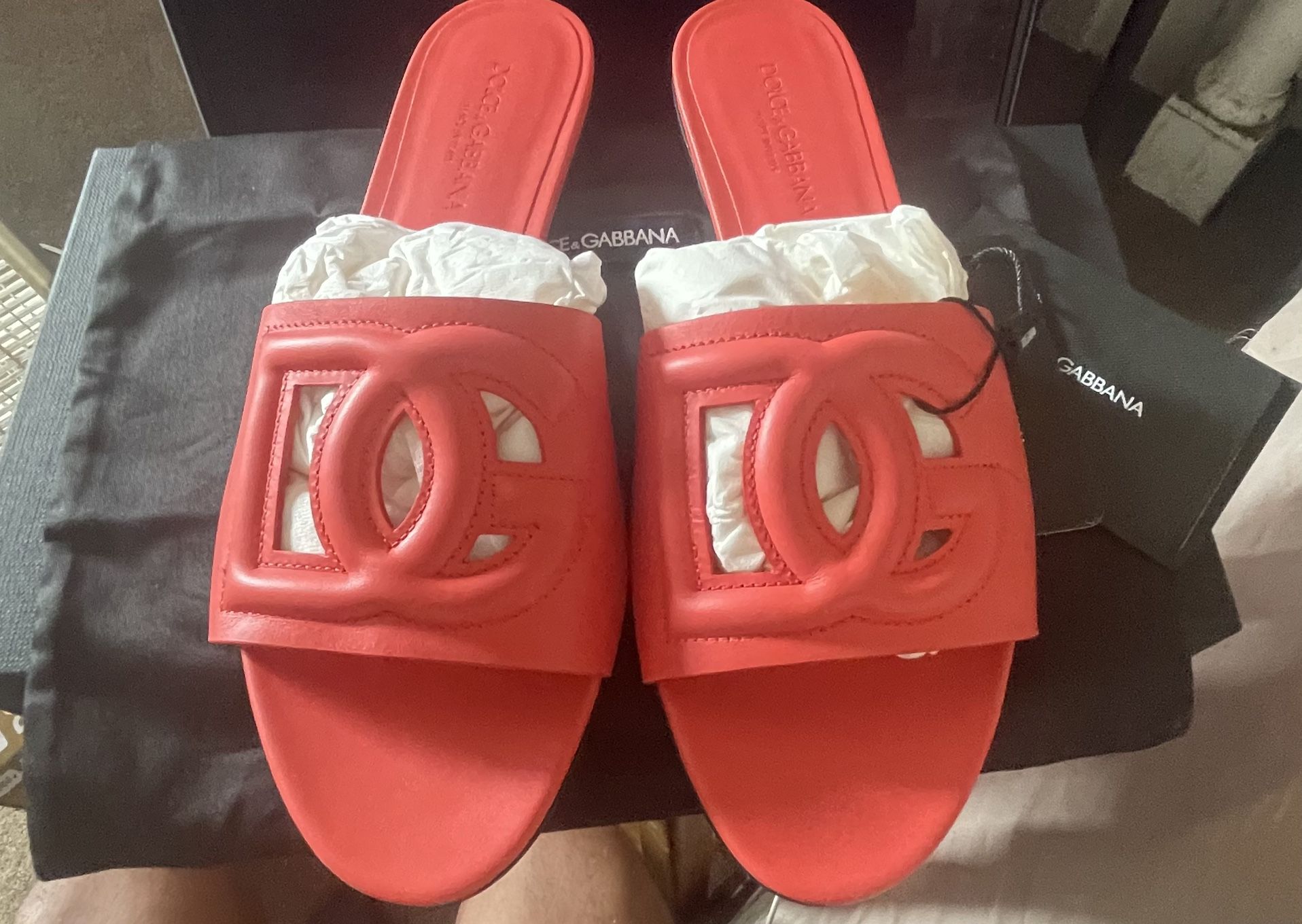 Dolce & Gabbana (D&G) Bianca Interlock Slides