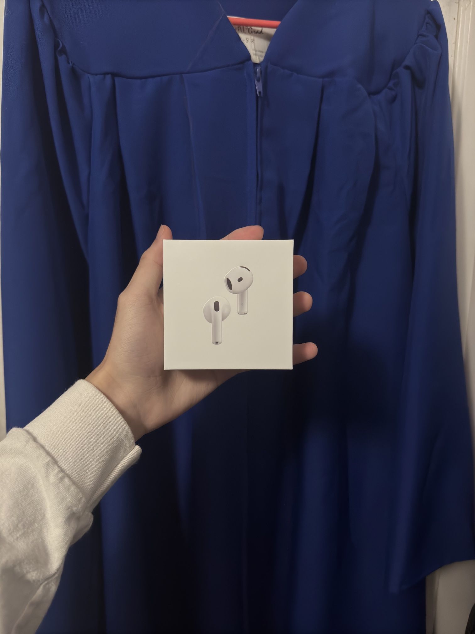 AirPods 4 With Active Noise Cancellation