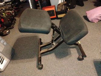 Ergonomic Kneeling Chair — Good Condition