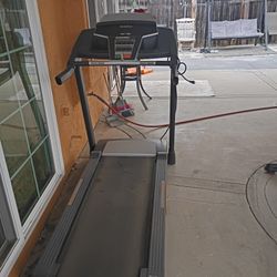 Está Máquina Trabaja Excelente Lista Para El Ejercicio 