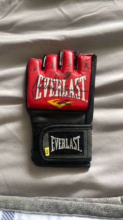 Marlon "Chito" Vera signed MMA gloves