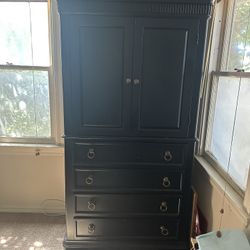 BLACK HUTCH W/ DRAWERS