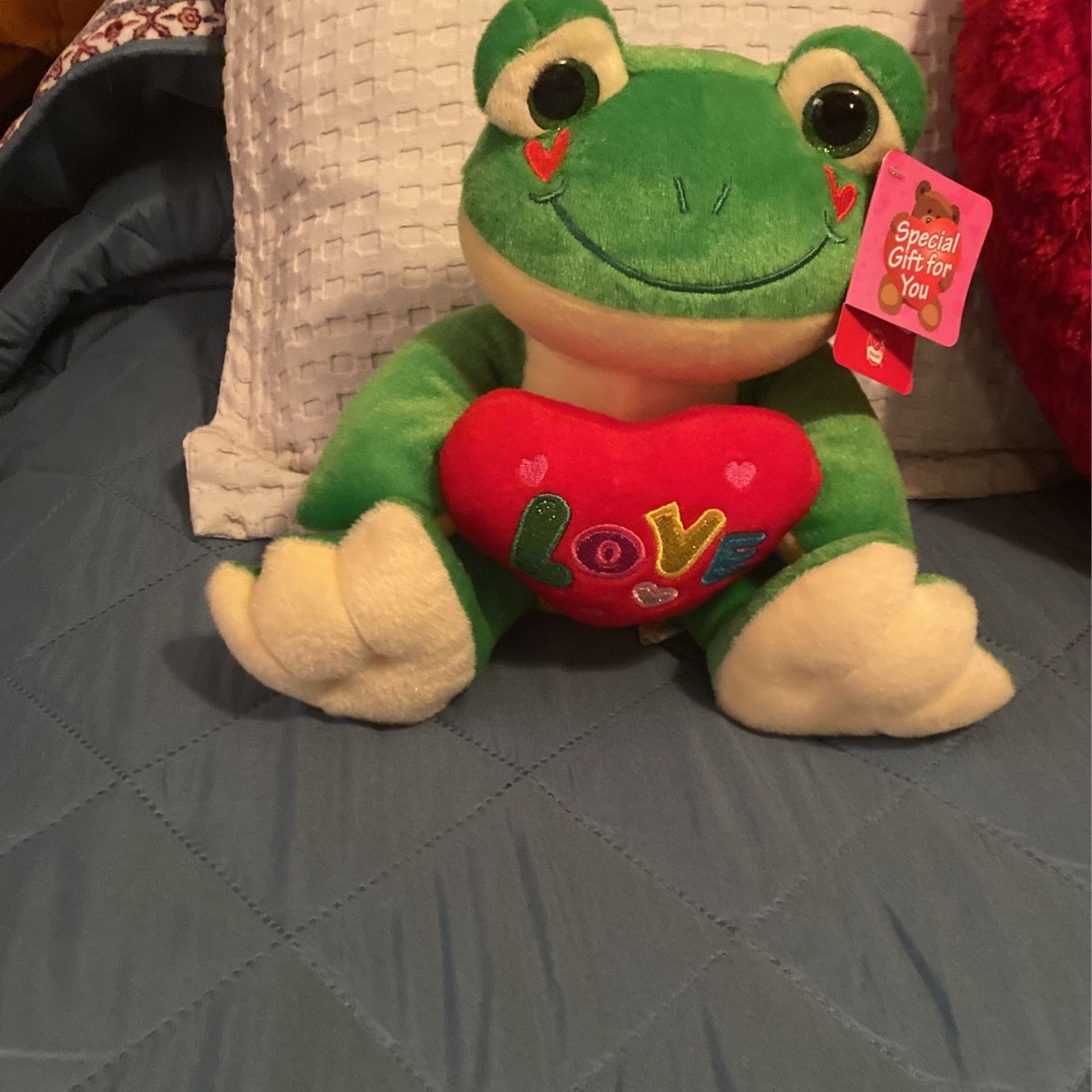 Pillow $8.00El Osito Es Musical $5.00 Y La Rana $5.00