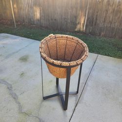 Basket w/ Stand