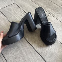 Vintage 90s y2k black leather platform sandals with chunky heel