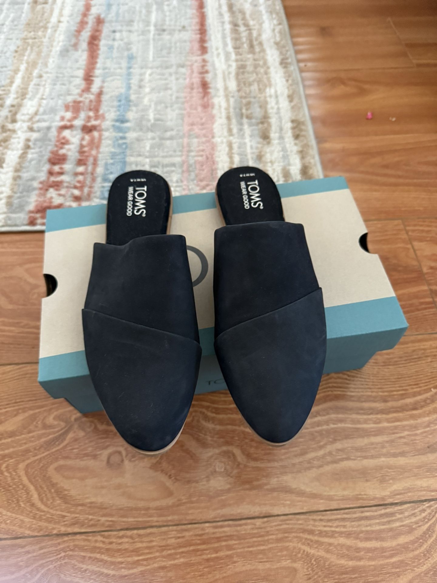 TOMS JADE FLAT