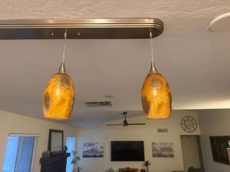 Pendant Light Glass In Excellent Condition