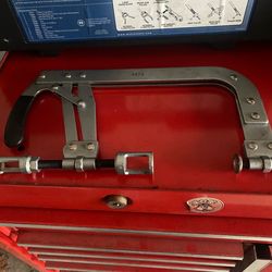 Valve spring compressor