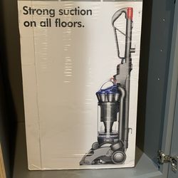Dyson DC33 Vaccum - New in Box