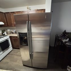 Refrigerator GE