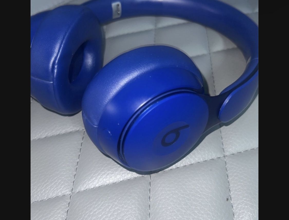Solo Pro Beats by Dr. dre. Pharrell Williams selection