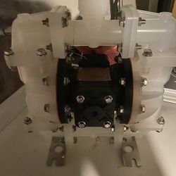 New Sandpiper   Non-Metaĺic Polypropylene Pump