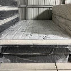 Queen Size Pillow Top Mattress With Box Spring 