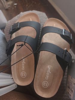 Cat and jack kids sandles. 13 new free