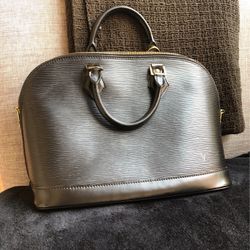 Authentic Louis Vuitton Alma Epi Purse