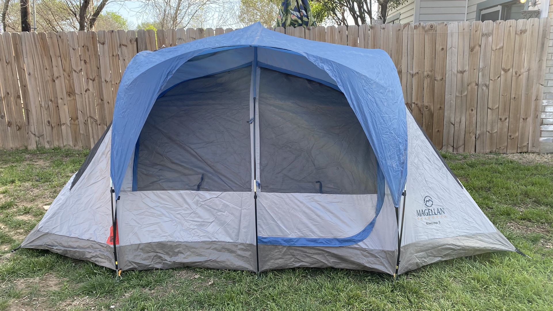 Magellan Outdoors Bastrop 5 Person Dome Tent minor zipper problems missing 2 stakes