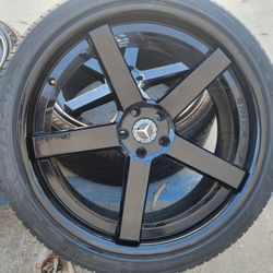 22"staggerd Gloss Black Wheels With New Tires For MERCEDES BENZ GLC300
